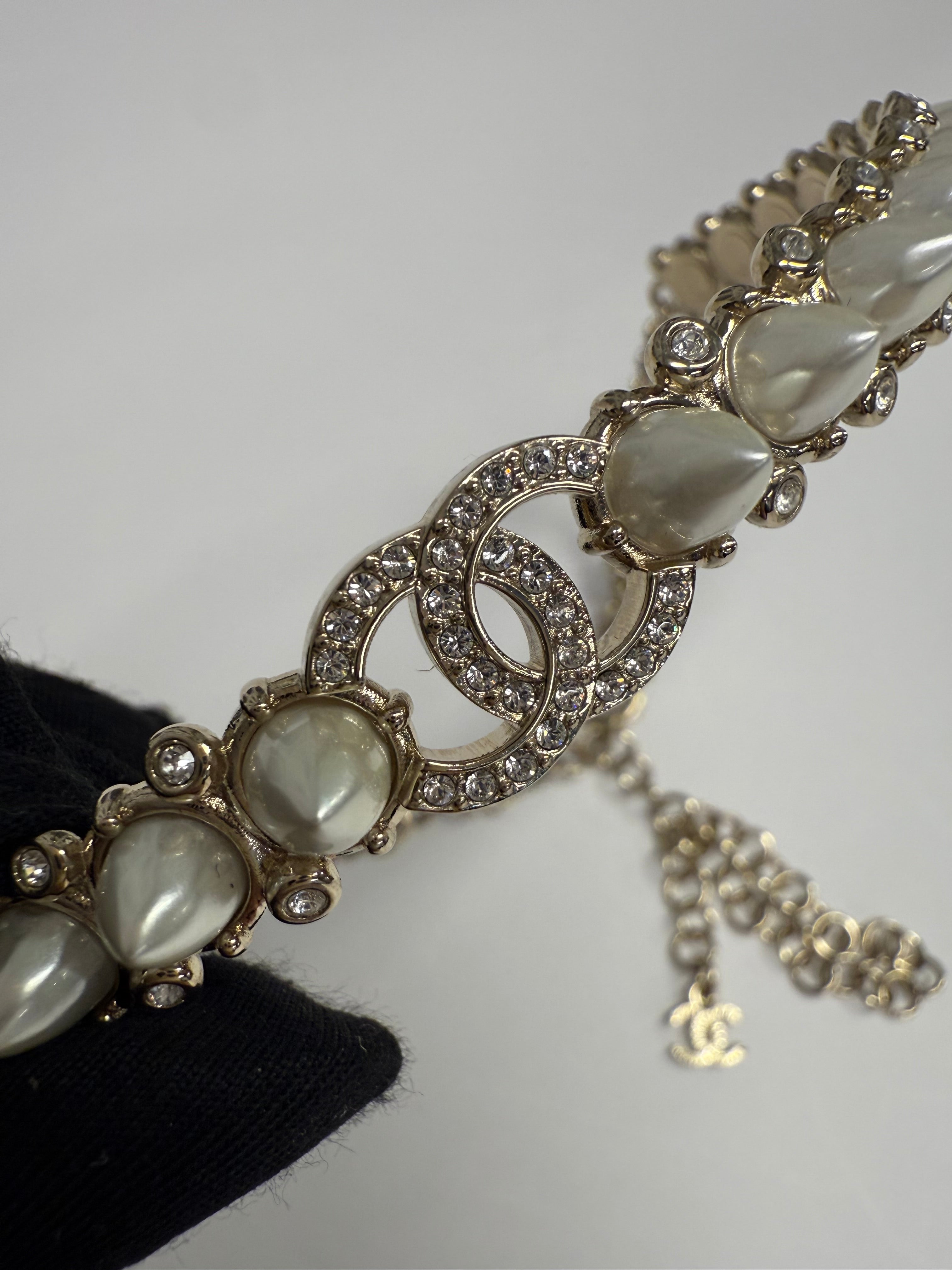 CHANEL COCO MARK A22C CHOKER  PEARL CHAMPAGNE GOLD