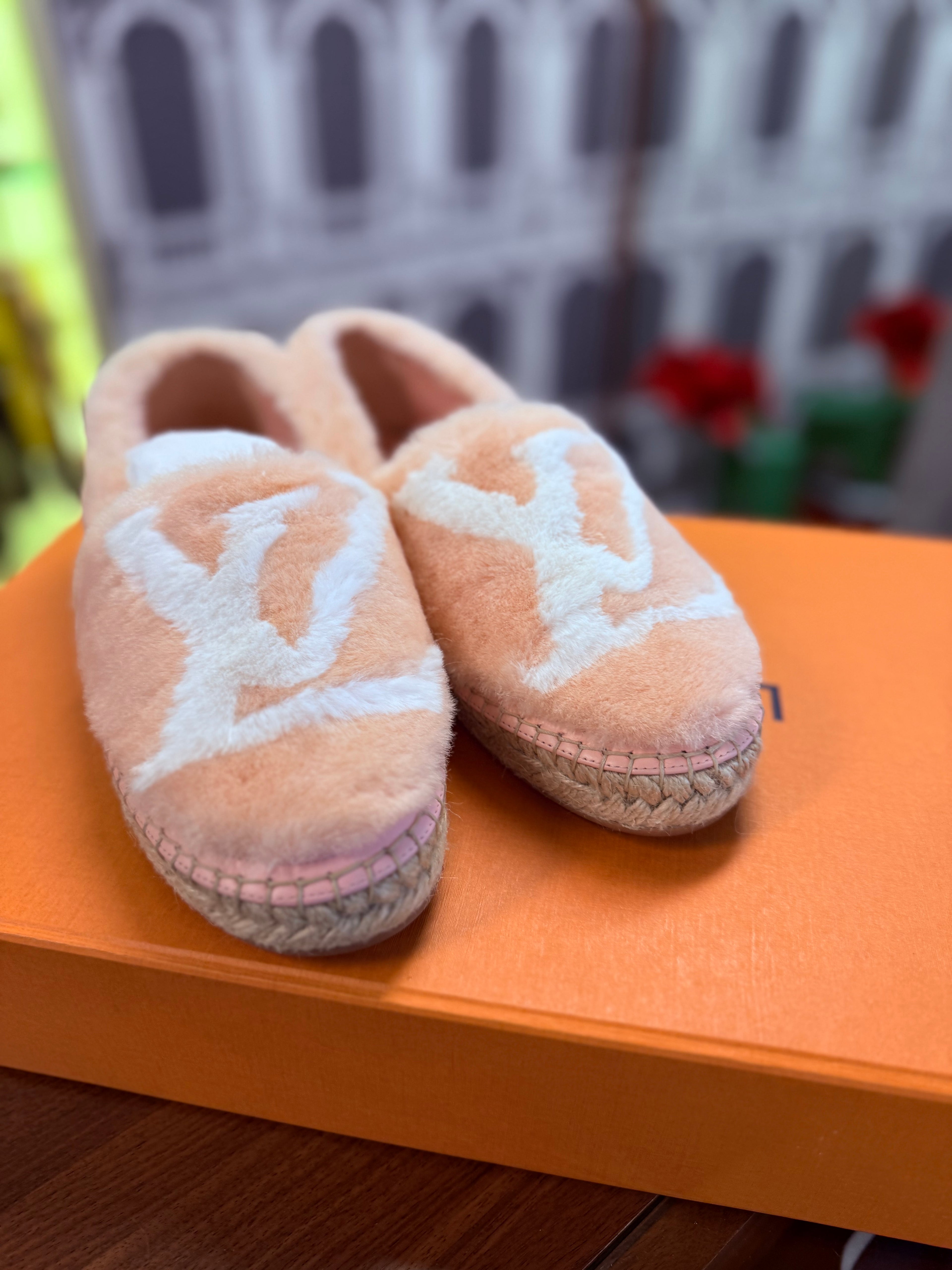 LOUIS VUITTON SEASHORE ESPADRILLES SIZE 38 PINK