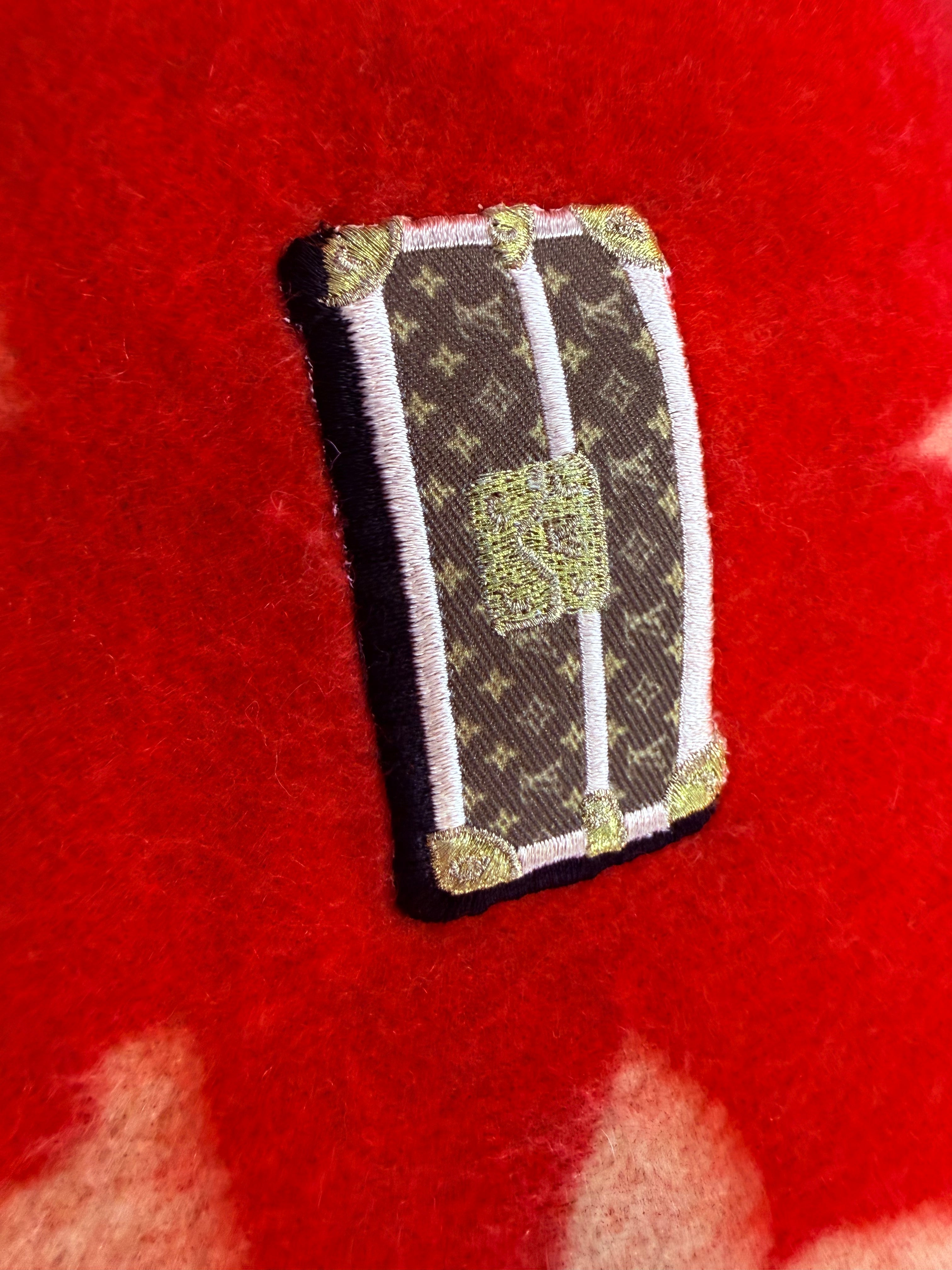 LOUIS VUITTON PRECIOUS BUFFALO 100% CASHMERE