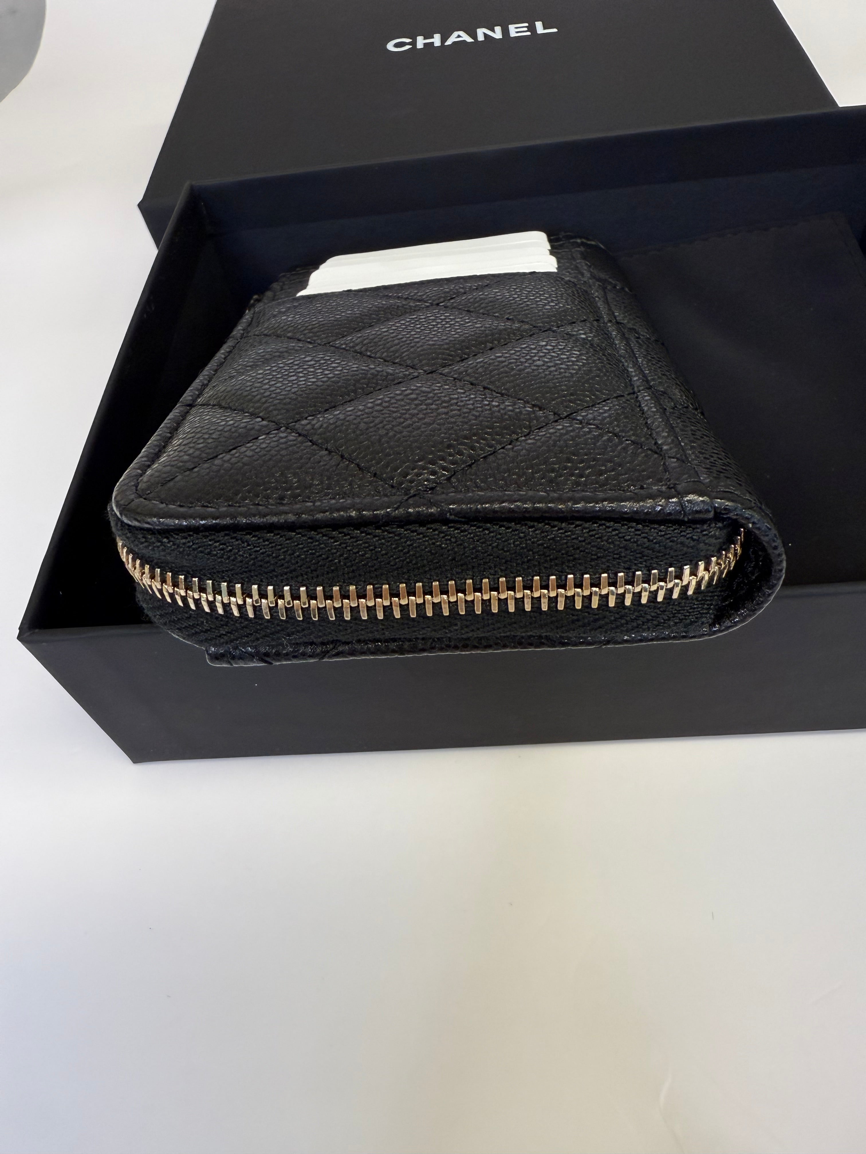 CLASSIC ZIPPED CARD HOLDER BLACK CAVIAR GHW