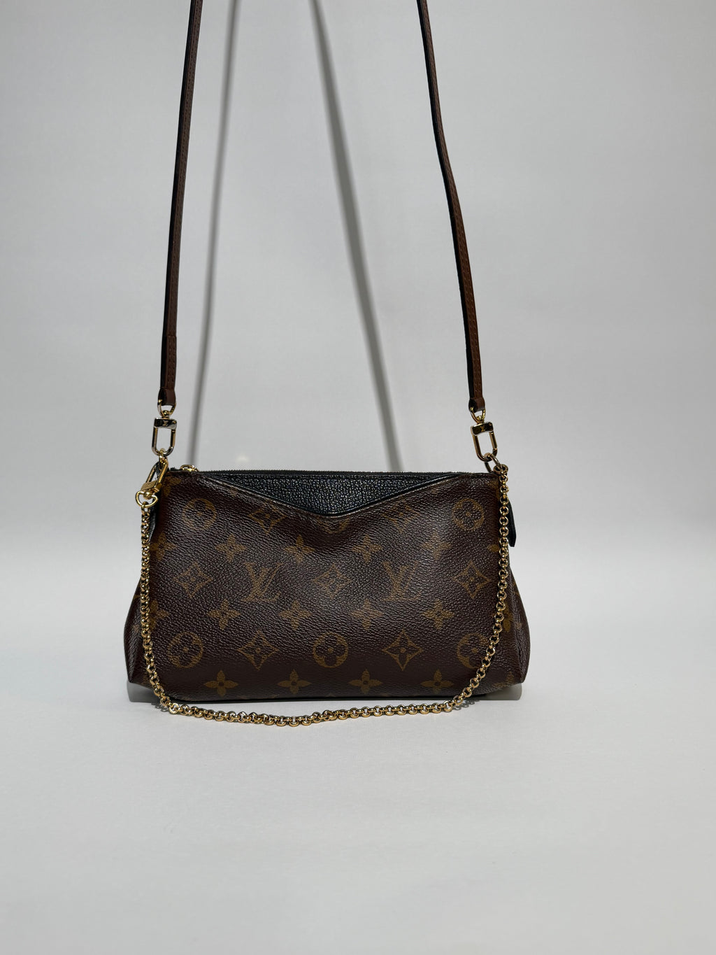 LOUIS VUITTON PALLAS MONOGRAM /NOIR CLUTCH  2