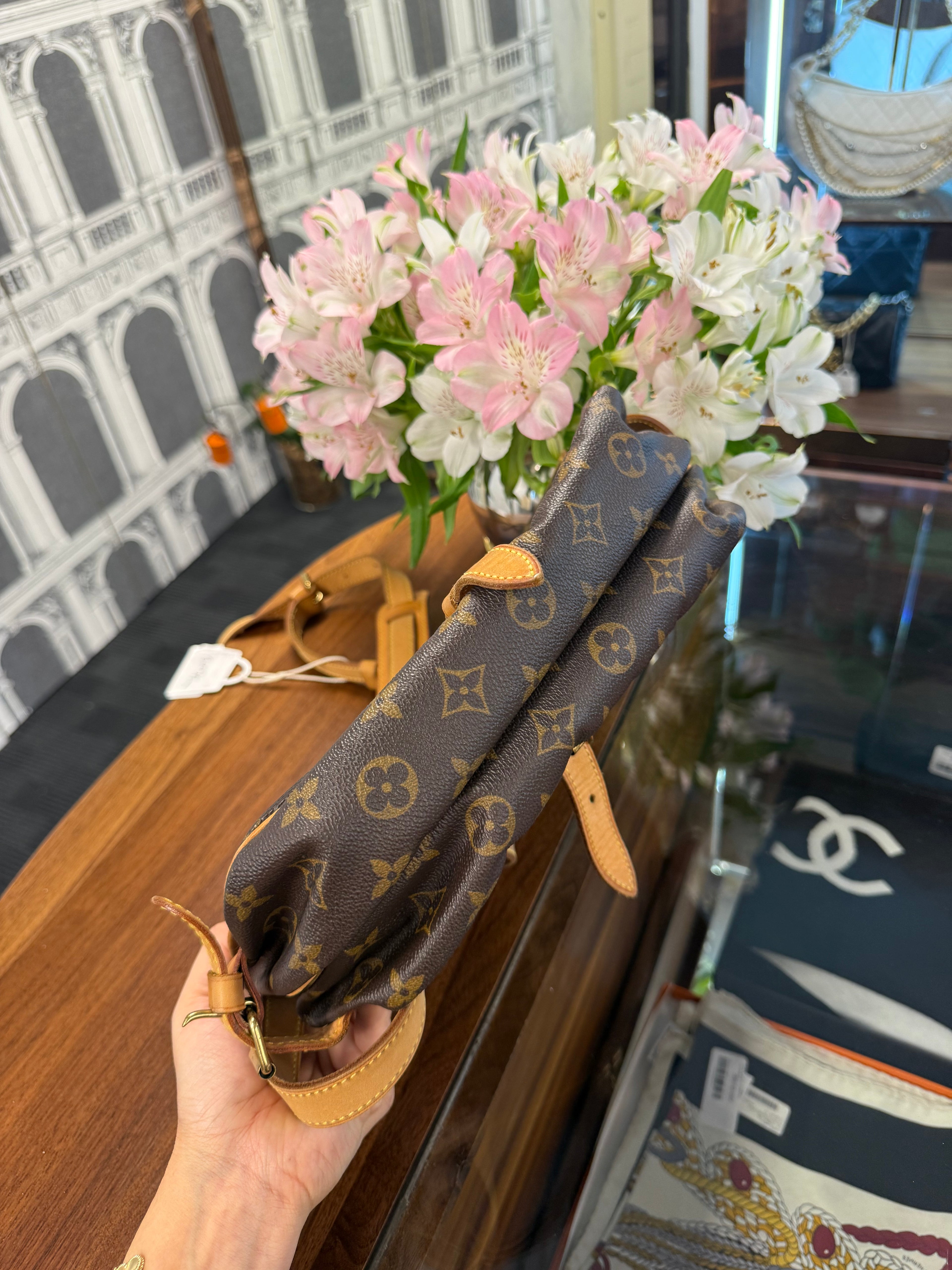 LOUIS VUITTON MONOGRAM