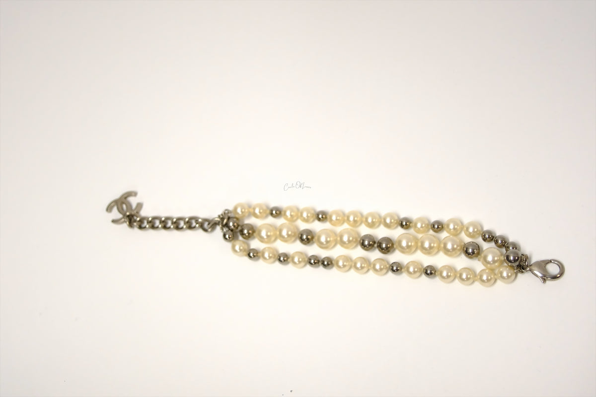 CHANEL B16s PEARL STRAND BEAD BRACLET SHW