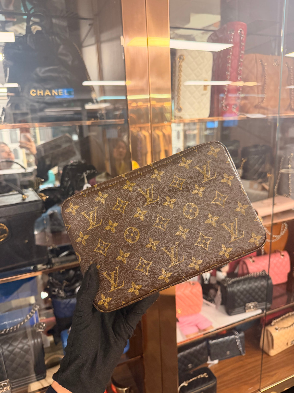 LOUIS VUITTON TROUSSE COSMETIC POUCH 28 MONOGRAM