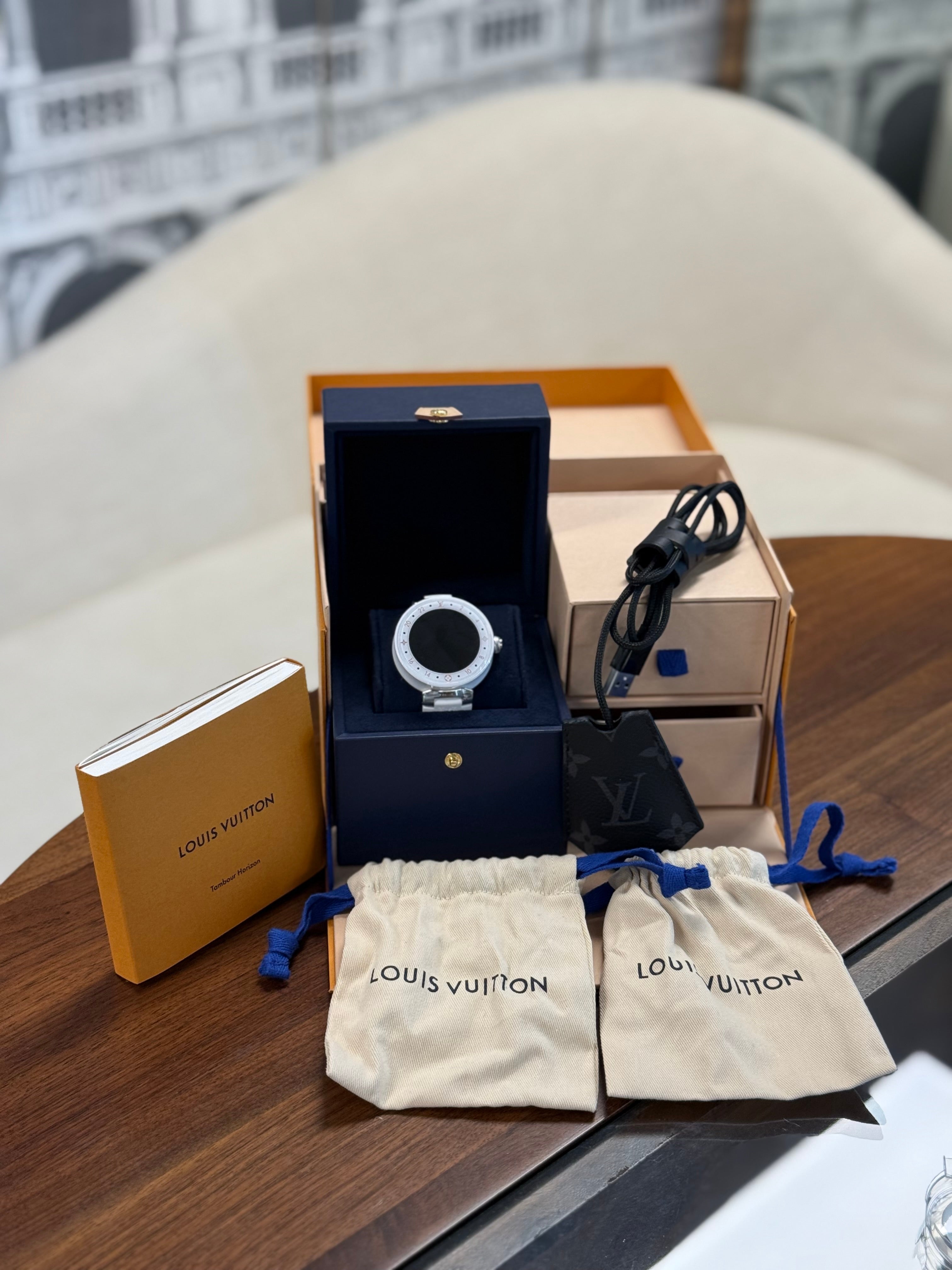 LOUIS VUITTON TAMBOUR HORIZON MONTRE