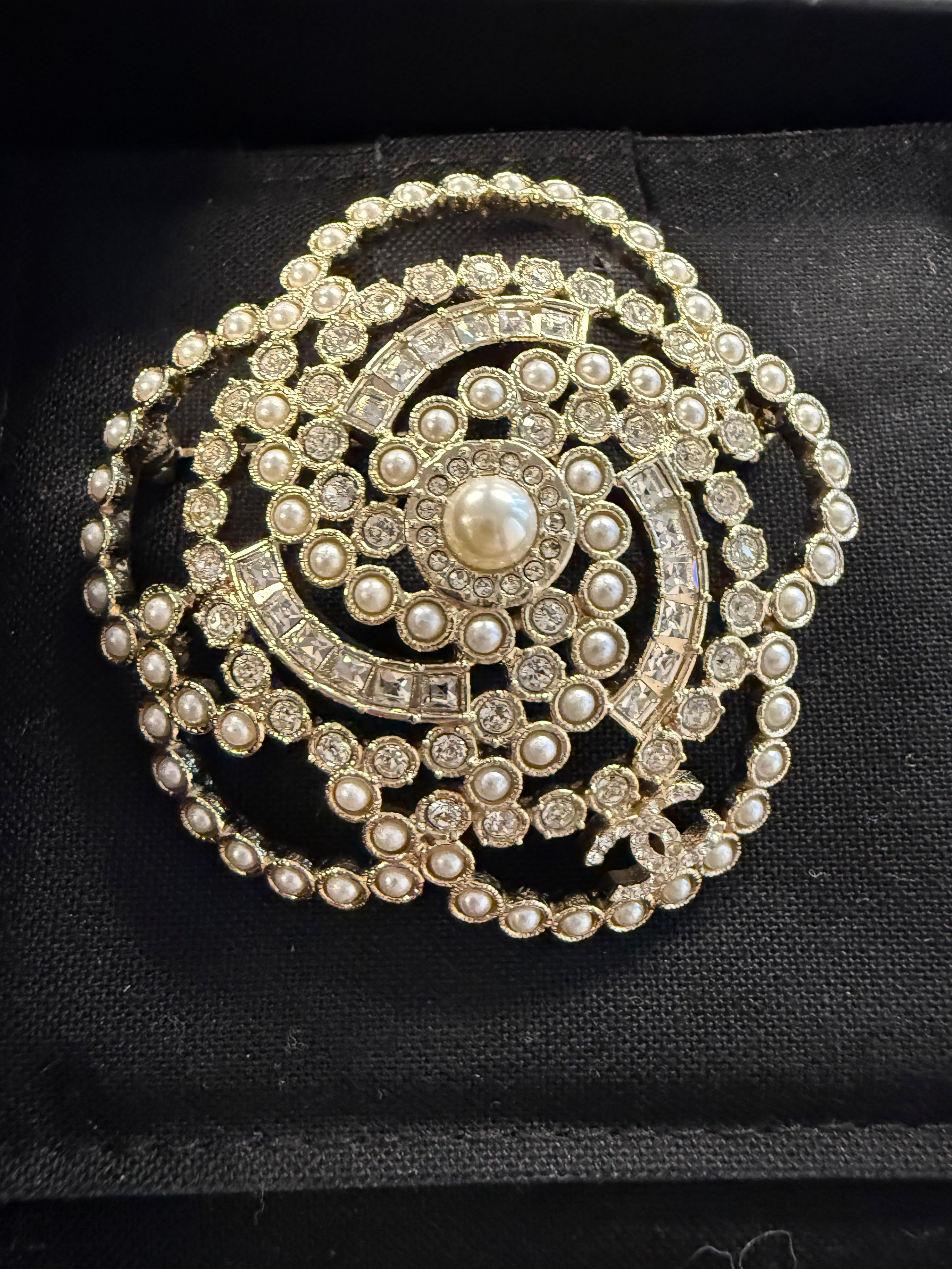 CHANEL CAMELIA FLOWER PEARL ,CRYSTAL