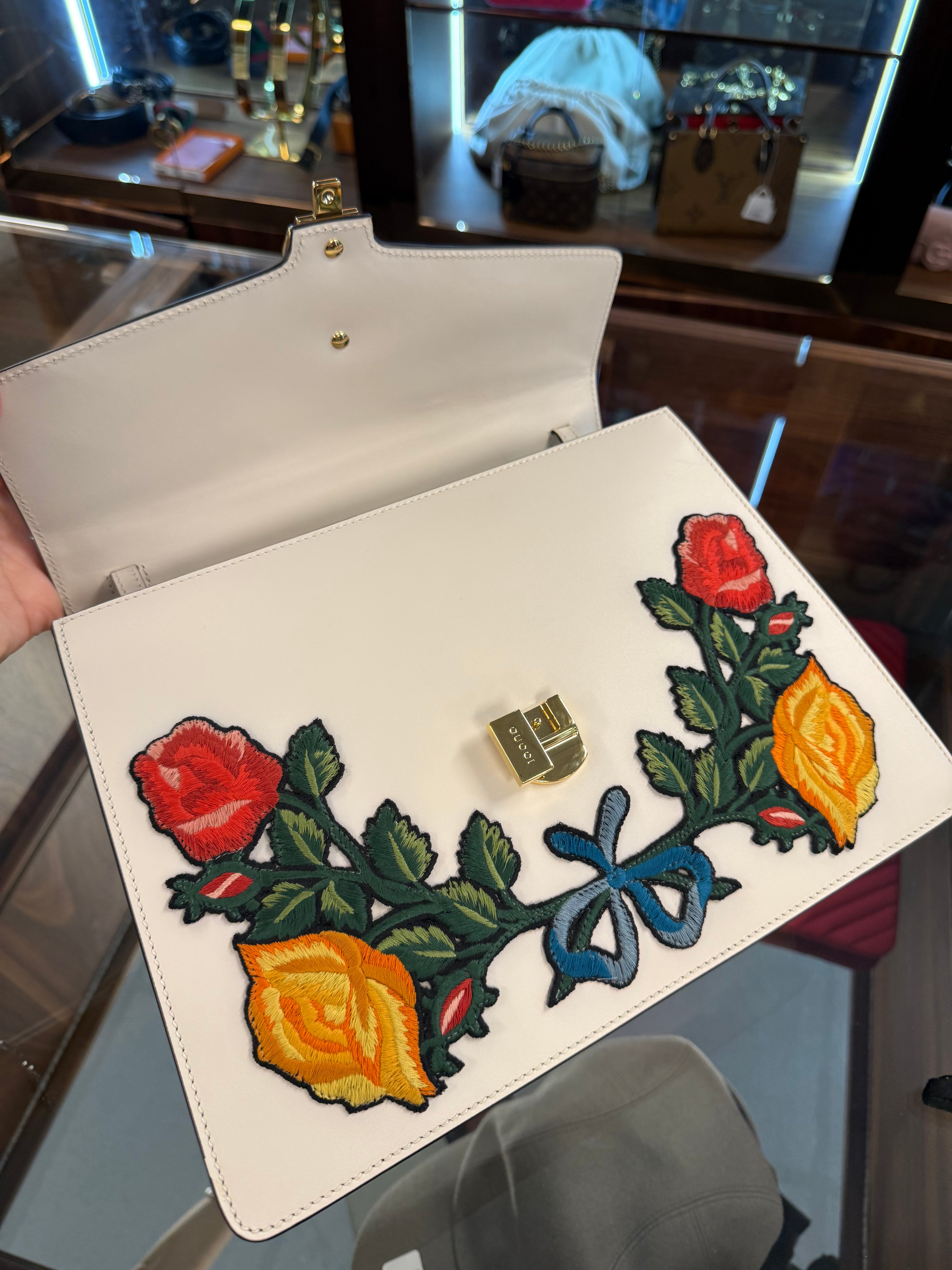 WHITE CLASKIN FLORAL EMBROIRED M TOP HANDLE