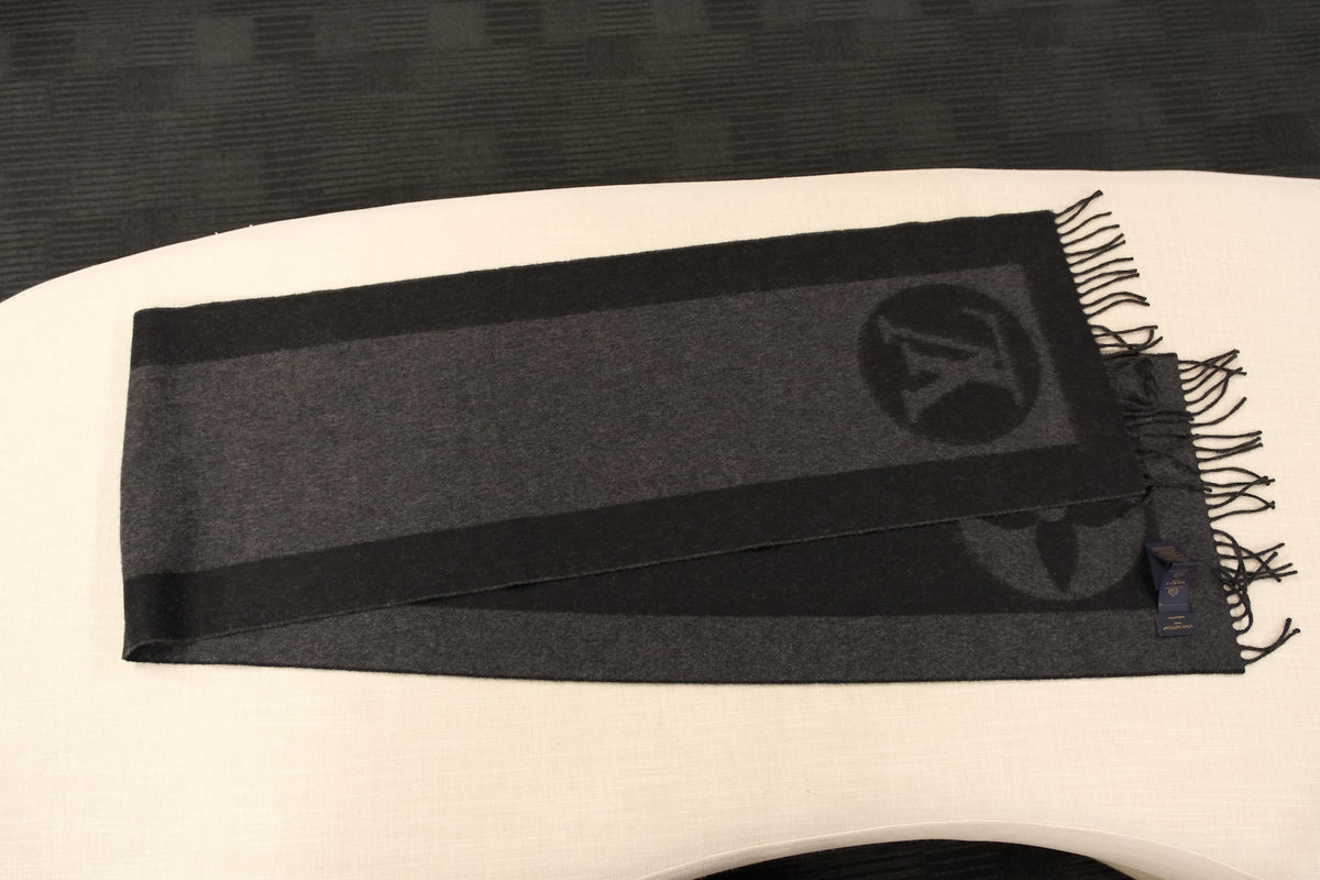 LOUIS VUITTON SCRAF