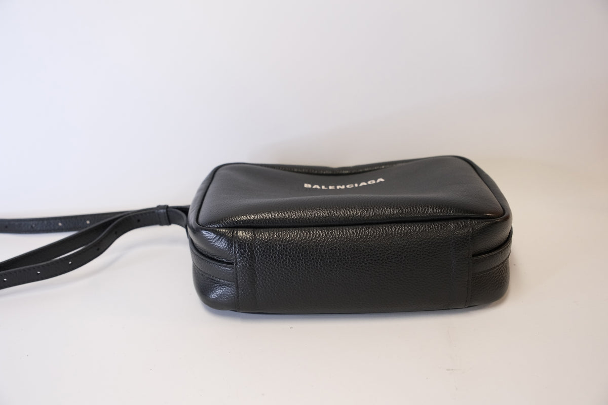 BALENCIAGA CAMERA BLACK BAG