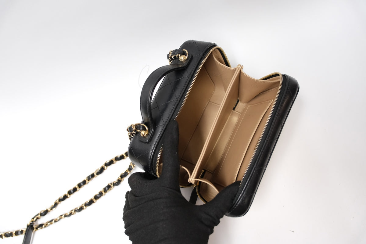 CHANEL GOLDEN PLATE VANITY CASE