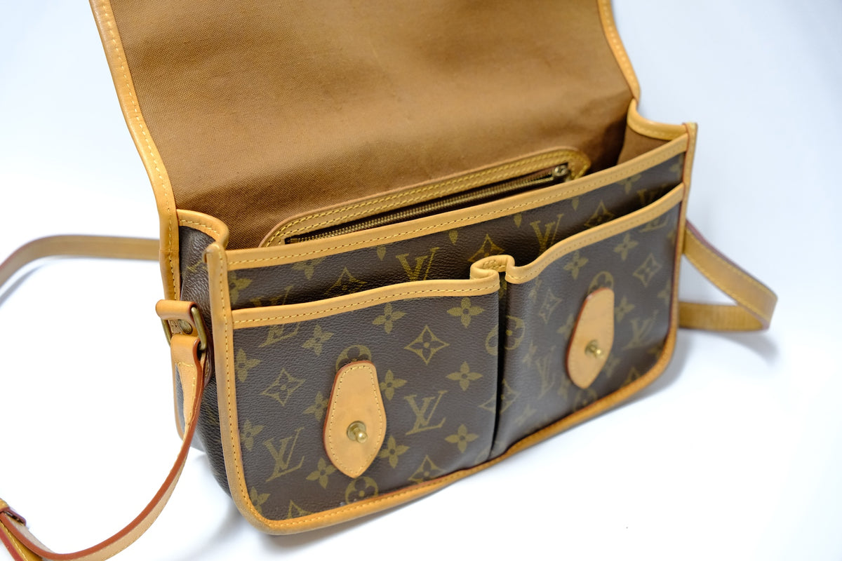 Louis Vuitton Vintage Monogram Gibeciere MM Shoulder Bag