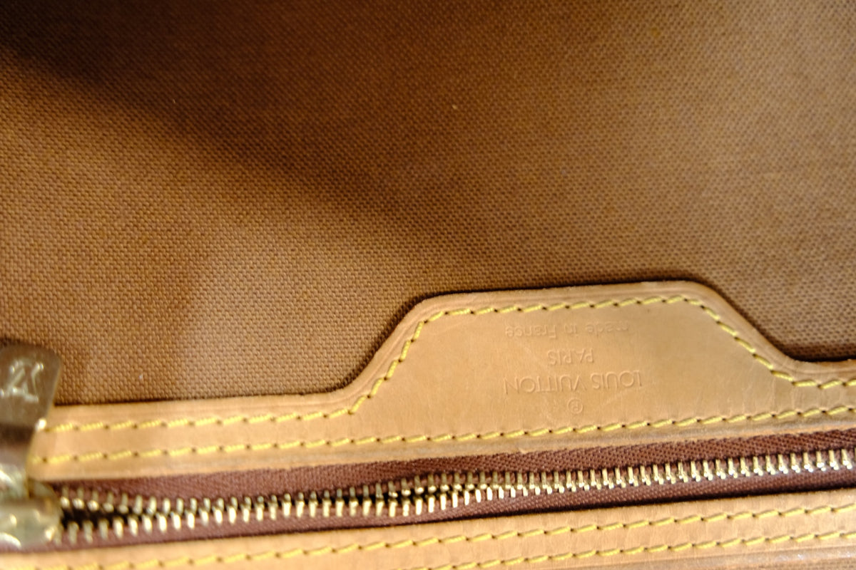 Louis Vuitton Vintage Monogram Gibeciere MM Shoulder Bag