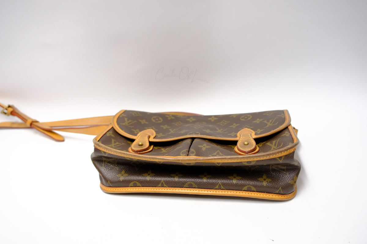 Louis Vuitton Vintage Monogram Gibeciere MM Shoulder Bag