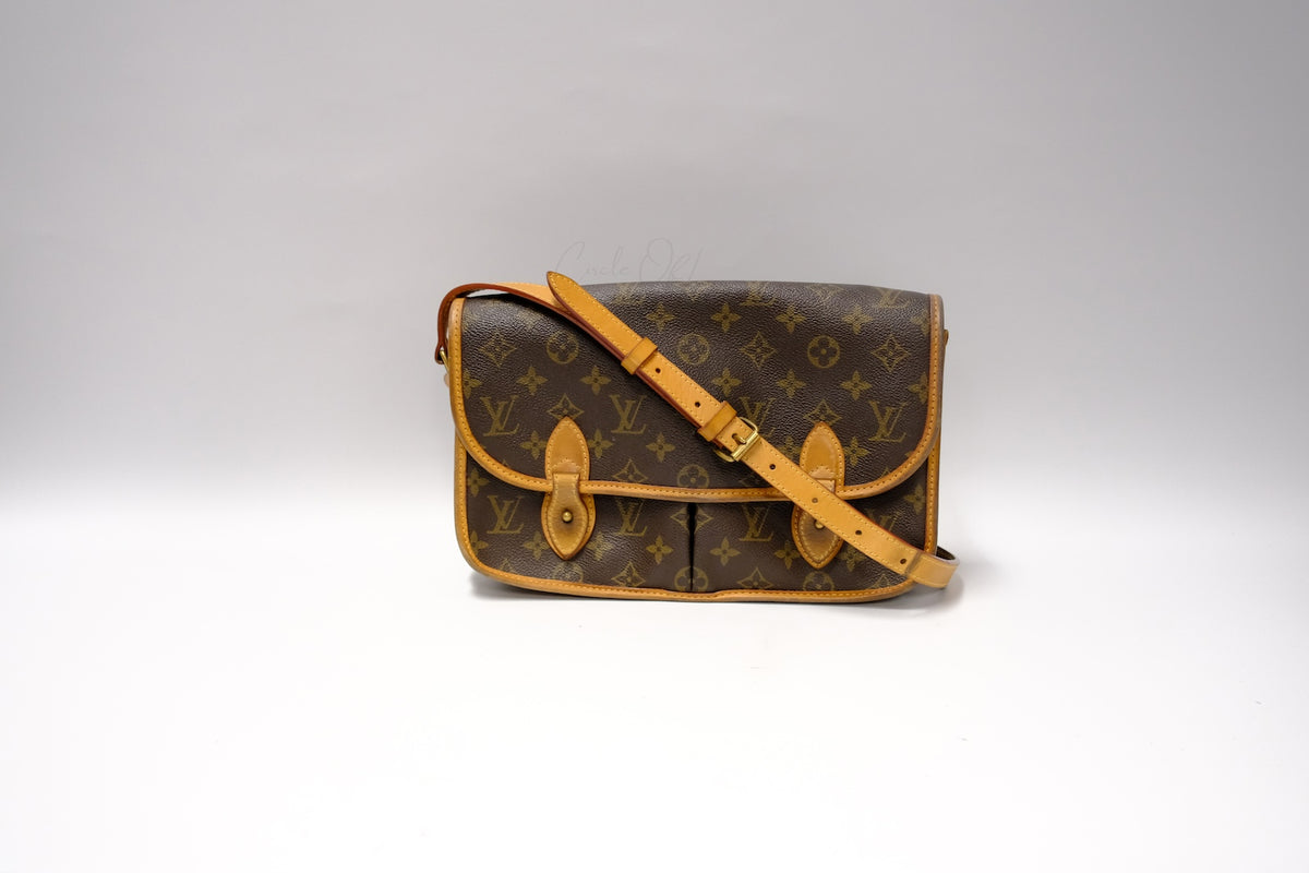 Louis Vuitton Vintage Monogram Gibeciere MM Shoulder Bag